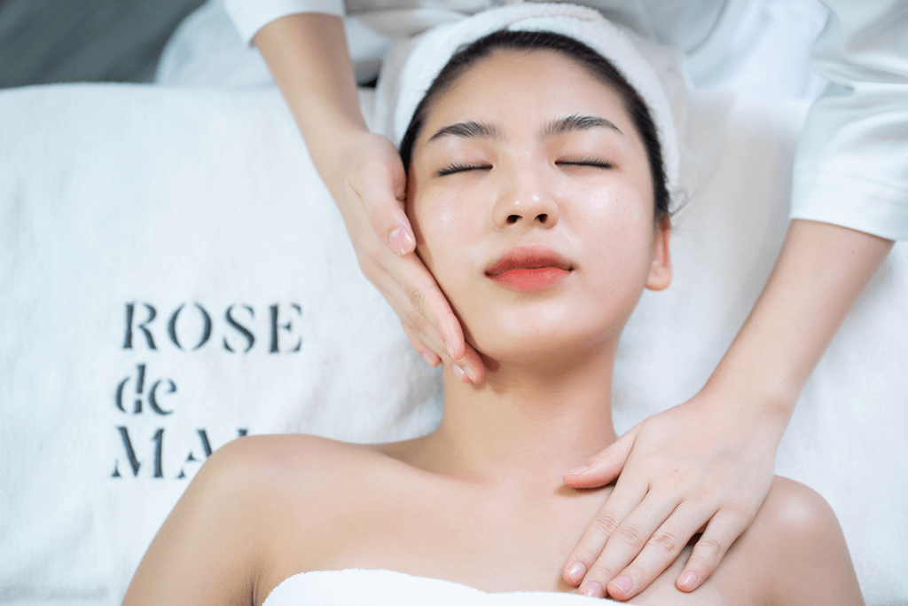Lựa chọn sản phẩm phù hợp sẽ bảo vệ vùng da mắt của bạn khỏi những tác nhân bên ngoài