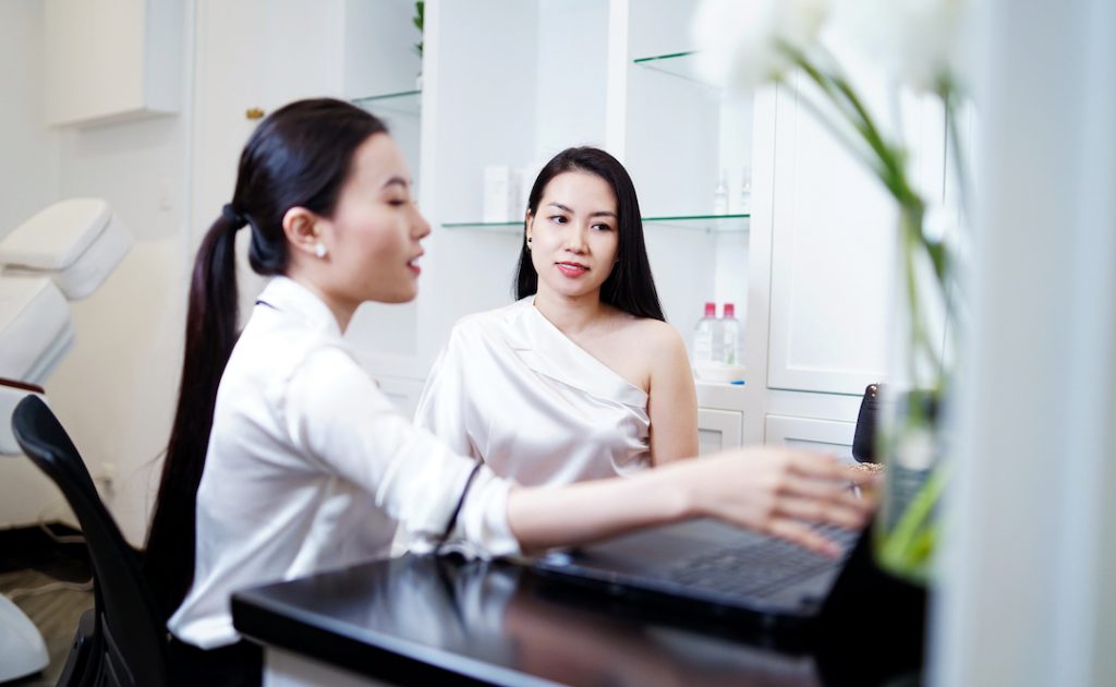 Đến với Mịn Skinlab bạn sẽ được tư vấn hỗ trợ nhiệt tình